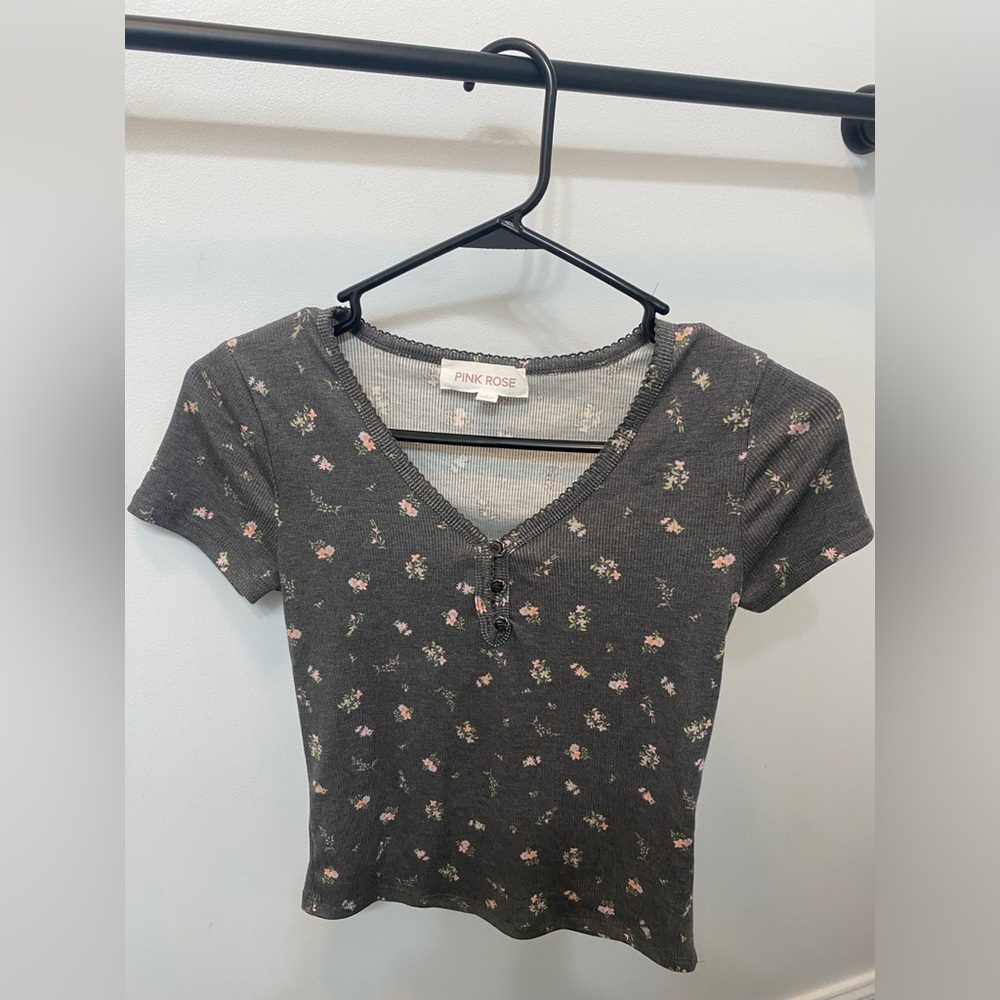 Pink Rose NWOT Floral Fitted Button Front Crop Top Size Small Send Offers!